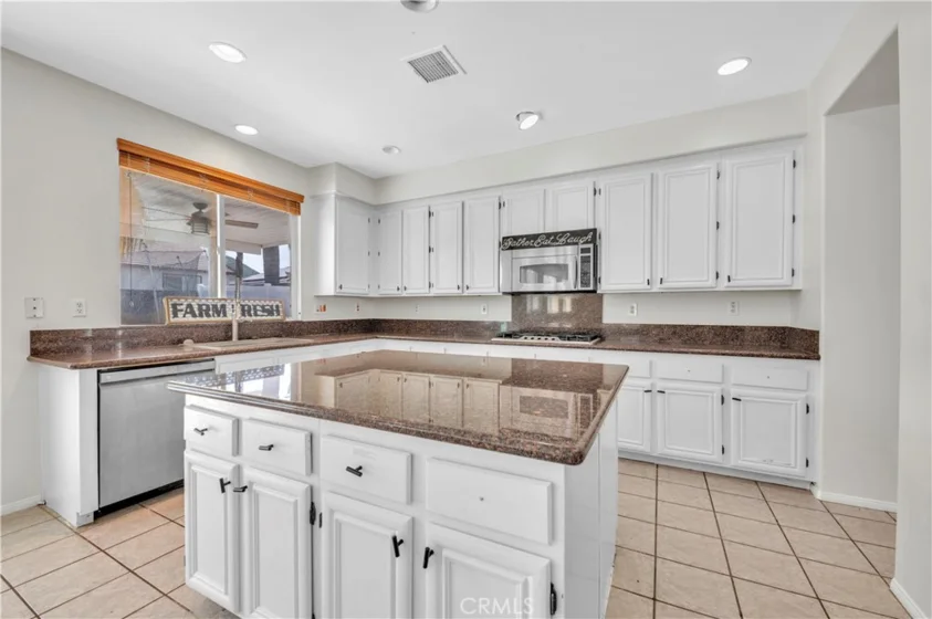 23831 Cloverleaf photo 18