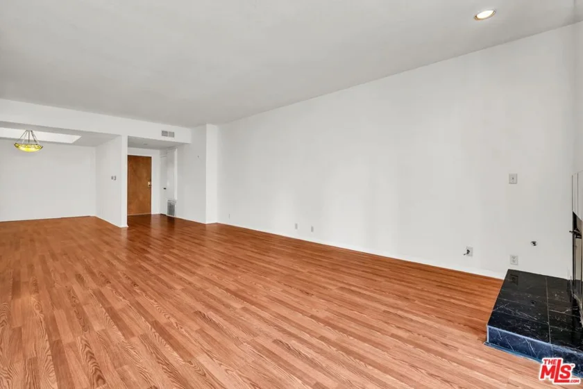 1164 Wellesley Avenue #204 photo 4