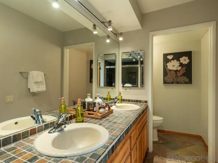 917 Torrance #19 photo 16