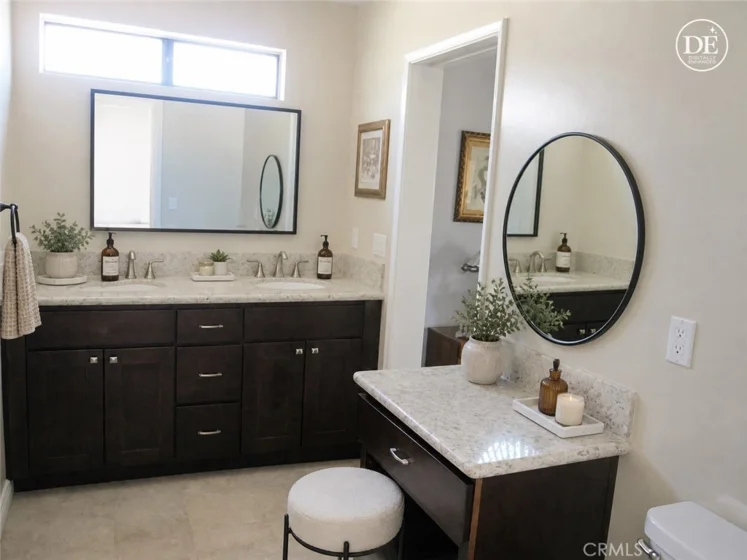 21555 Burbank #74 photo 10