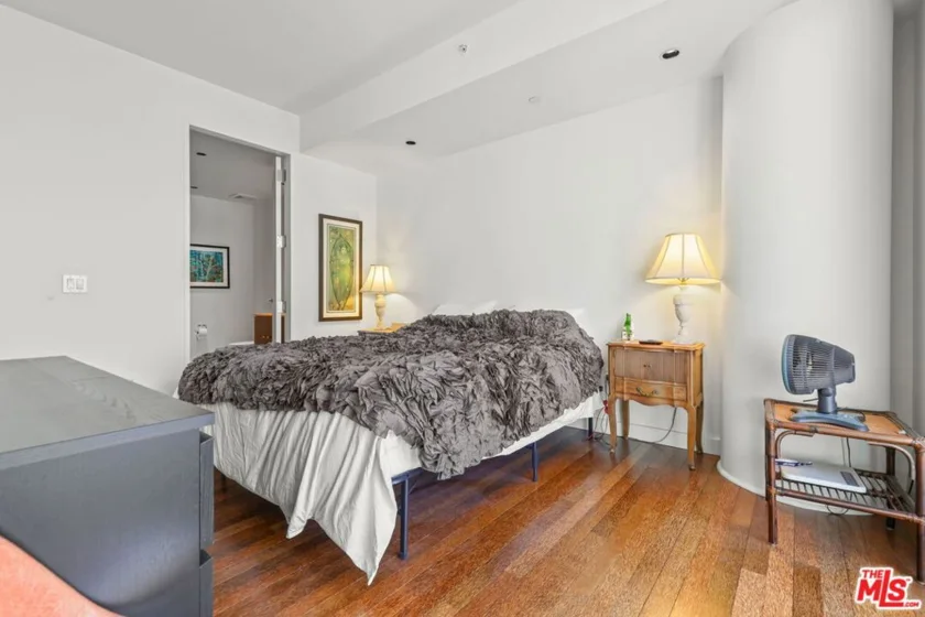 6250 Hollywood Boulevard #6L photo 8