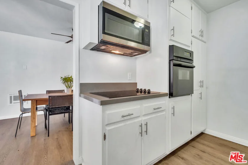 5674 Windsor Way #210 photo 5