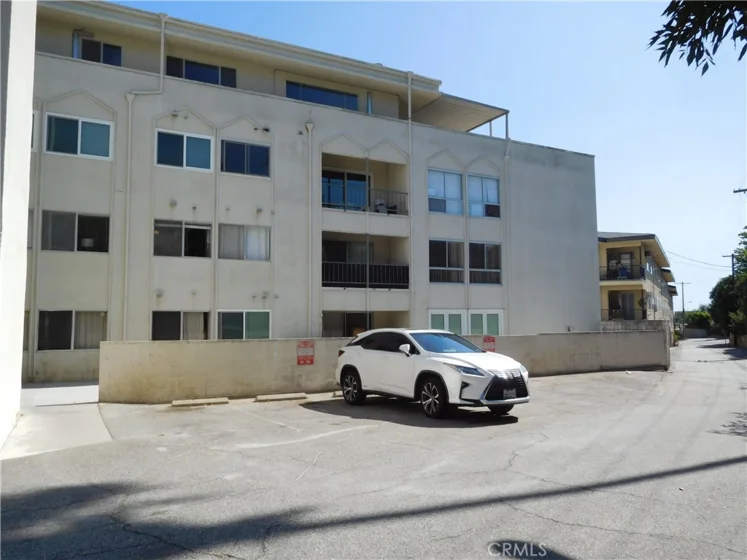1015 N Michillinda #203 photo 35