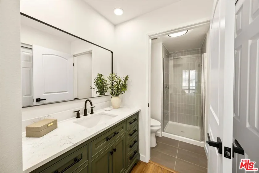 1098 Everett Place photo 14