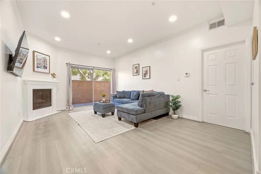 87 S Allen Avenue #103 photo 6