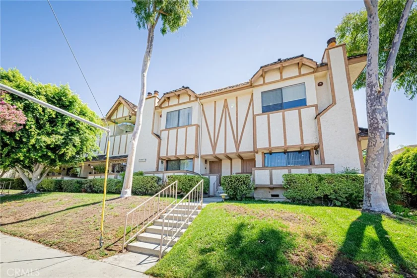 10338 Zelzah Avenue #1 photo 1