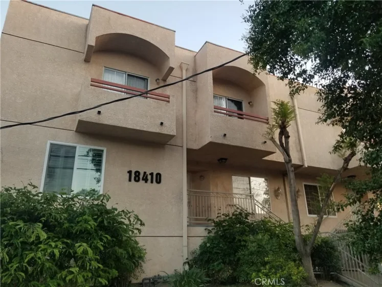 18410 Saticoy Street #7 photo 1