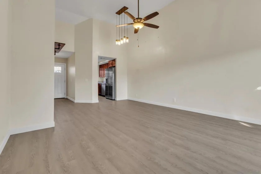 422 Devonshire Gln photo 5