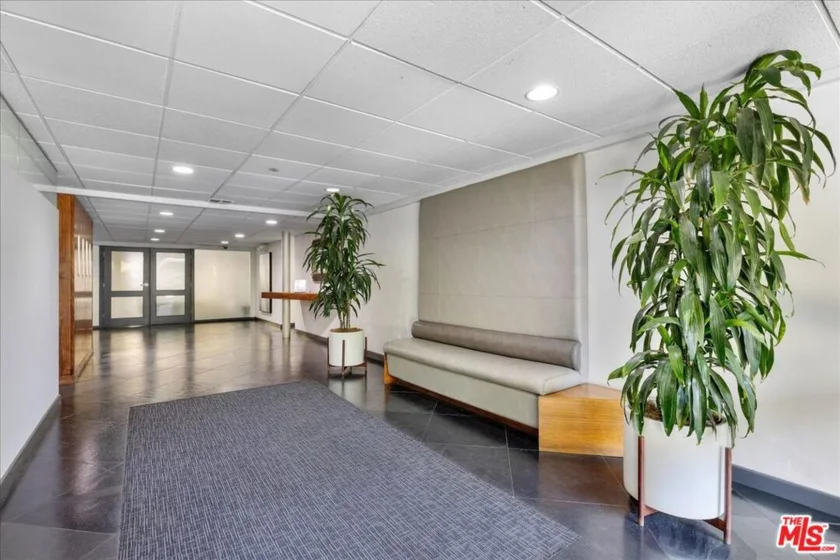 740 N Kings Road #114 photo 3
