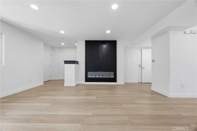 645 W Regent photo 4