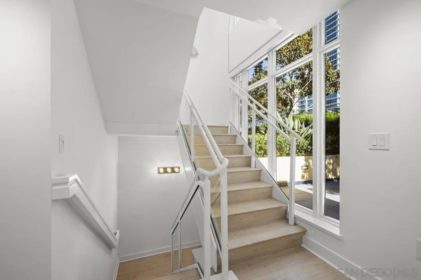 1325 Pacific Highway #313 photo 15