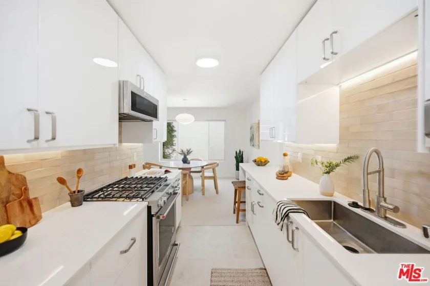 516 San Vicente Boulevard #206 photo 7