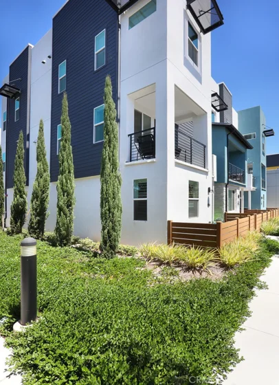 854 S Harbor Boulevard photo 7
