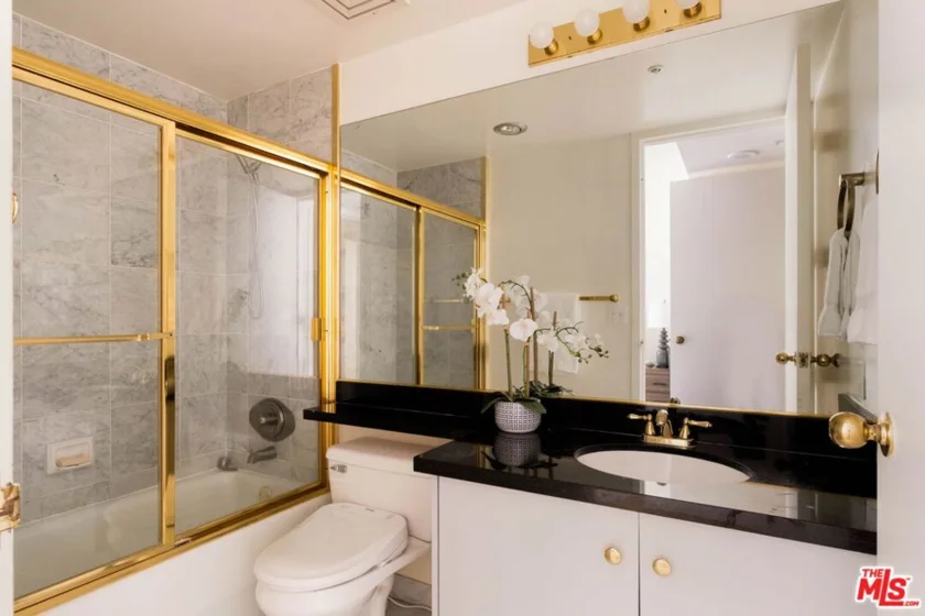 10520 Wilshire Boulevard #303 photo 8
