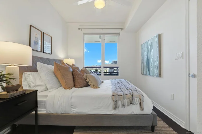 300 W Beech Street #805 photo 8