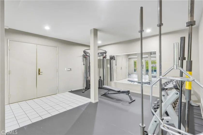 4542 Willis Avenue #302 photo 41