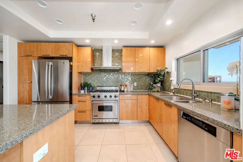 702 S Serrano Avenue #605 photo 14