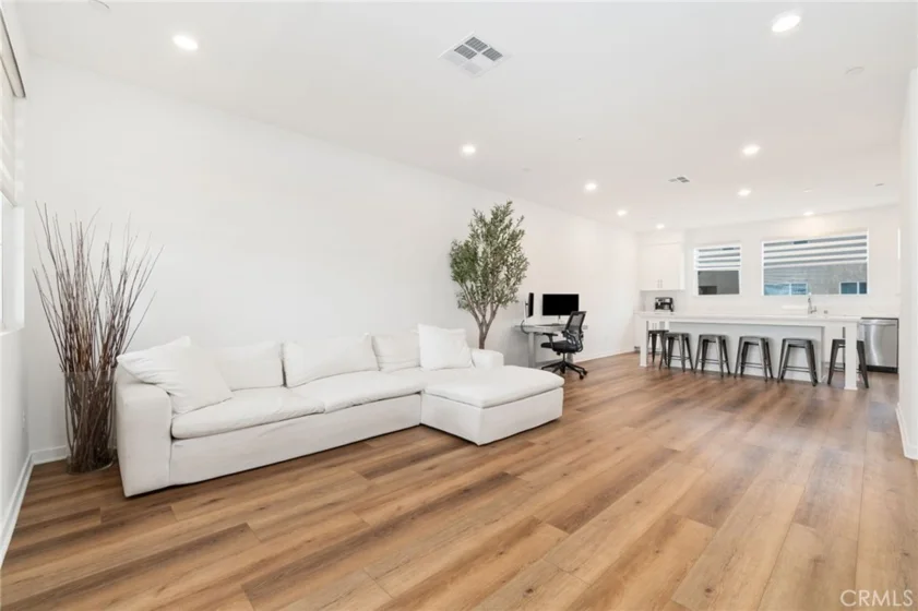 7128 Viceroy Way photo 4