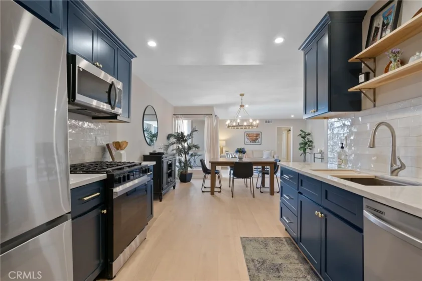 10707 Camarillo Street #314 photo 2