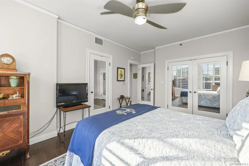 702 Ash Street #800 photo 22
