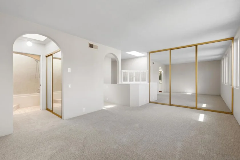 4070 Riviera Drive #5 photo 23