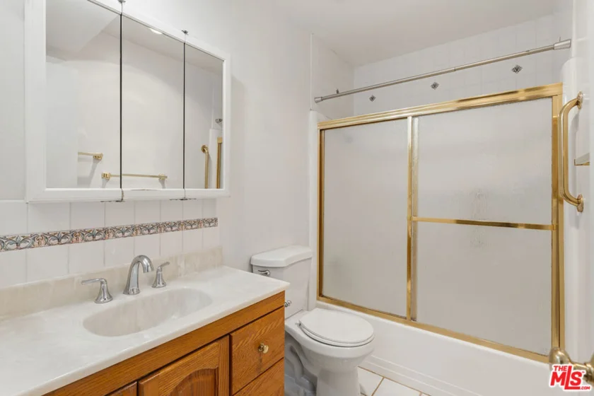 5414 Newcastle Avenue #19 photo 10