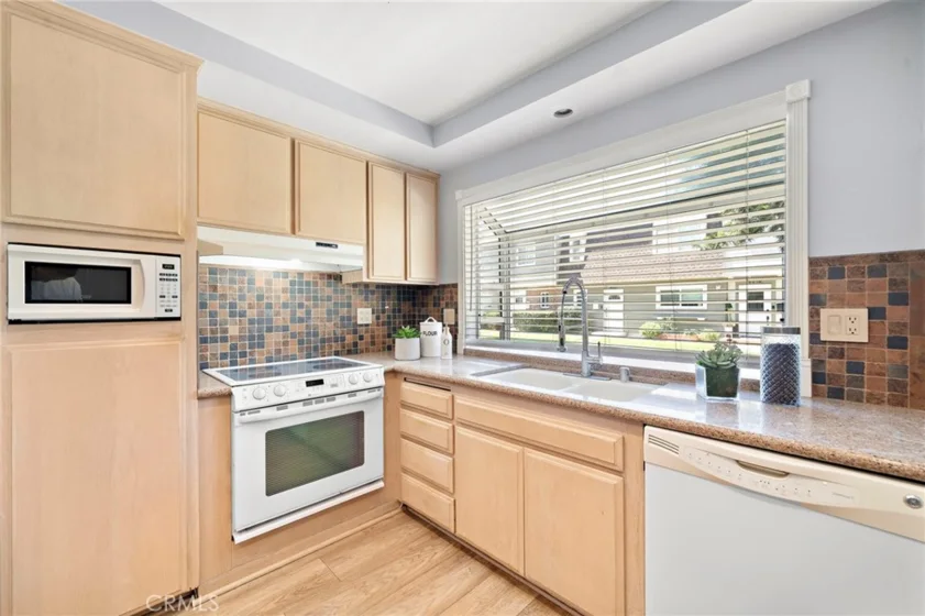 8215 Deerfield Drive photo 10