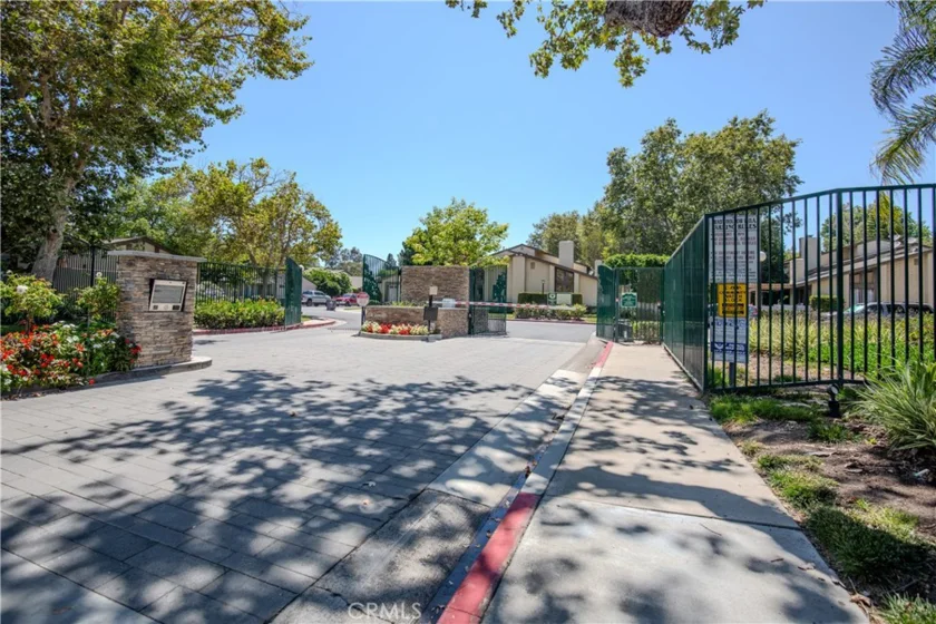 2528 N Tustin #D photo 35