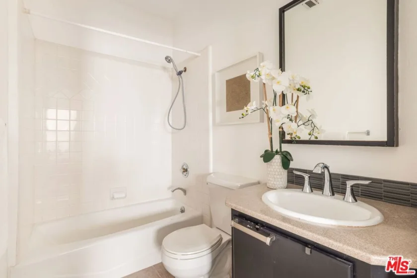 12011 Goshen Avenue #105 photo 11