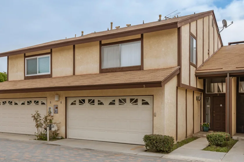 17241 Roscoe Boulevard #5 photo 1