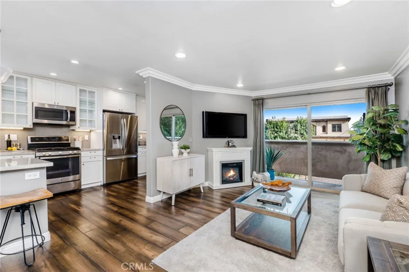 4466 Coldwater Canyon Avenue #204 photo 1
