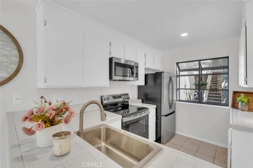 247 Pineview photo 8