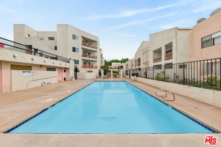1118 Valencia Street #310 photo 28
