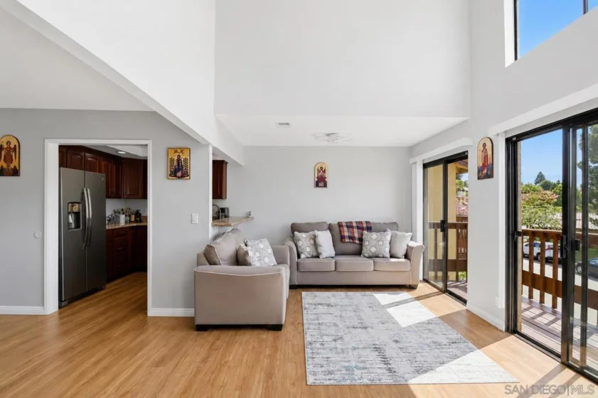 6862 Camino Berdecio photo 13