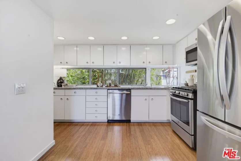 821 Bay Street #C6 photo 33