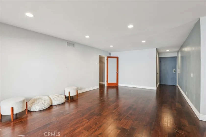1121 N Olive Drive #211 photo 12
