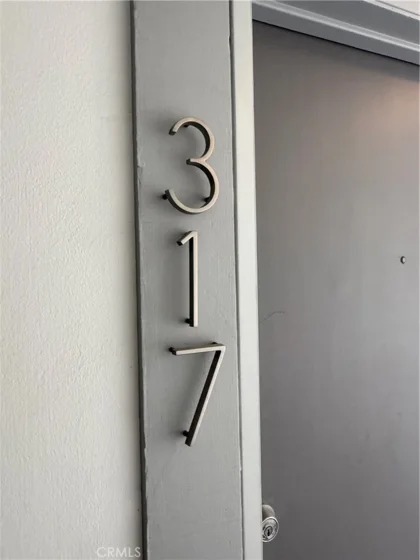 960 Larrabee #317 photo 1