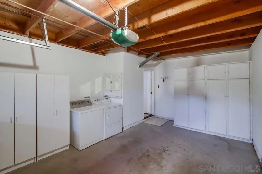 12566 Calle Tamega #108 photo 45
