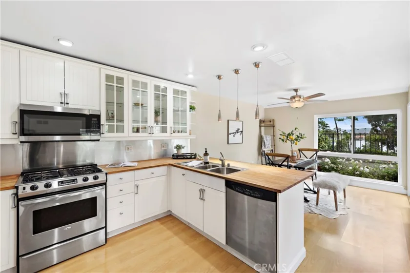 24825 Lakefield Street photo 1