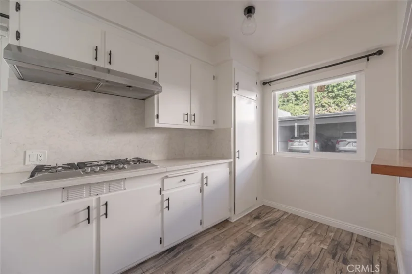 4579 Ambrose Avenue #4 photo 4