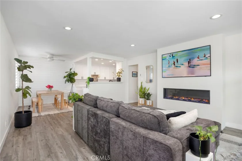 100 Loma Avenue #404 photo 10