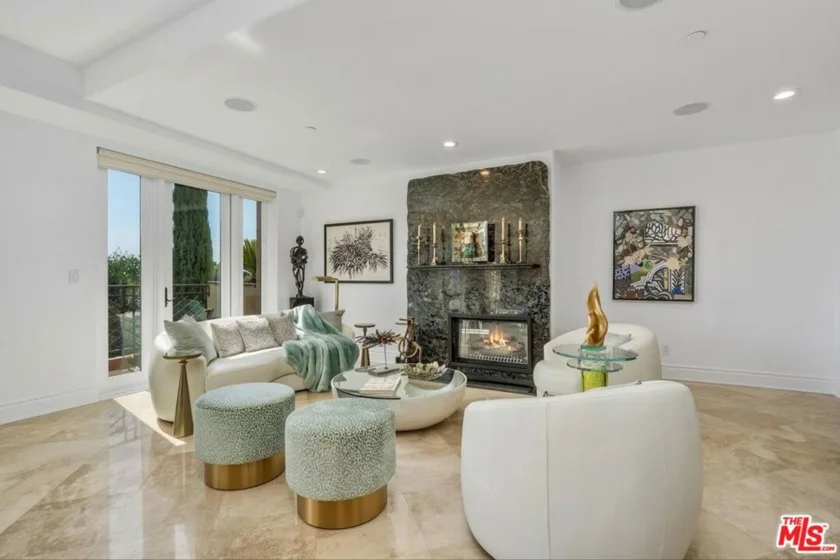 137 S Spalding Drive #401 photo 1