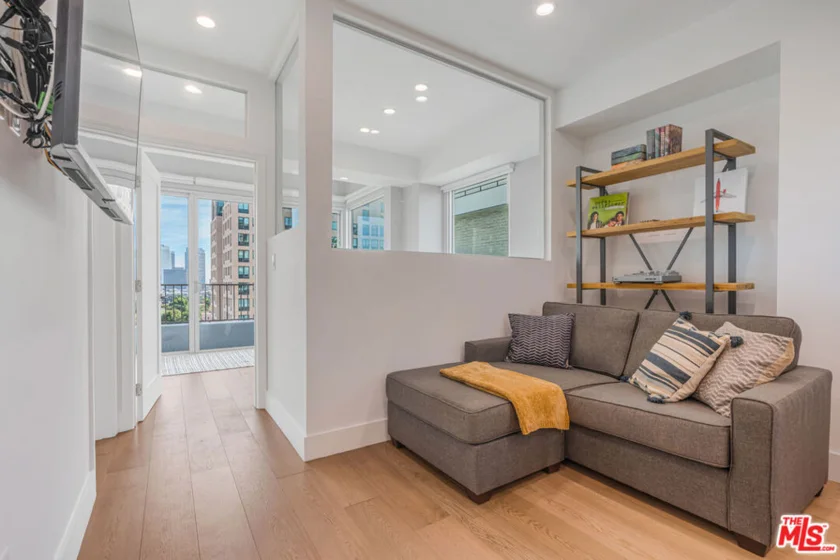 10501 Wilshire Boulevard #1012 photo 1