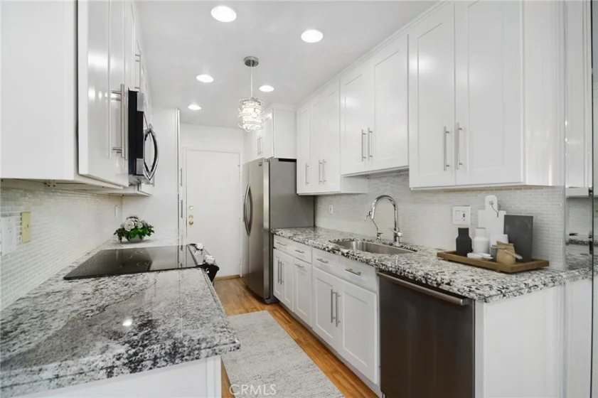 5400 Lindley Avenue #101 photo 9