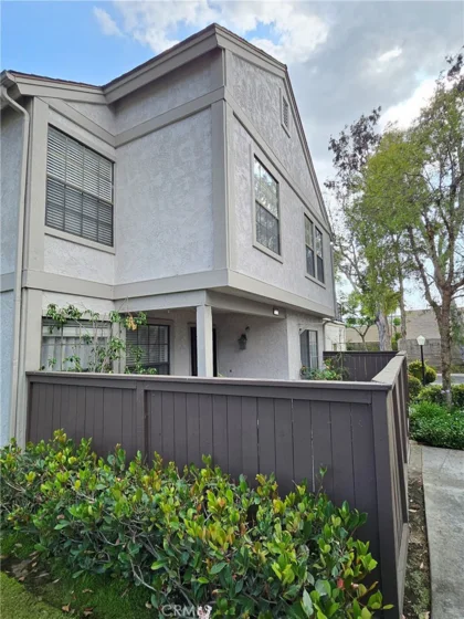 9060 Candlestick Lane photo 2