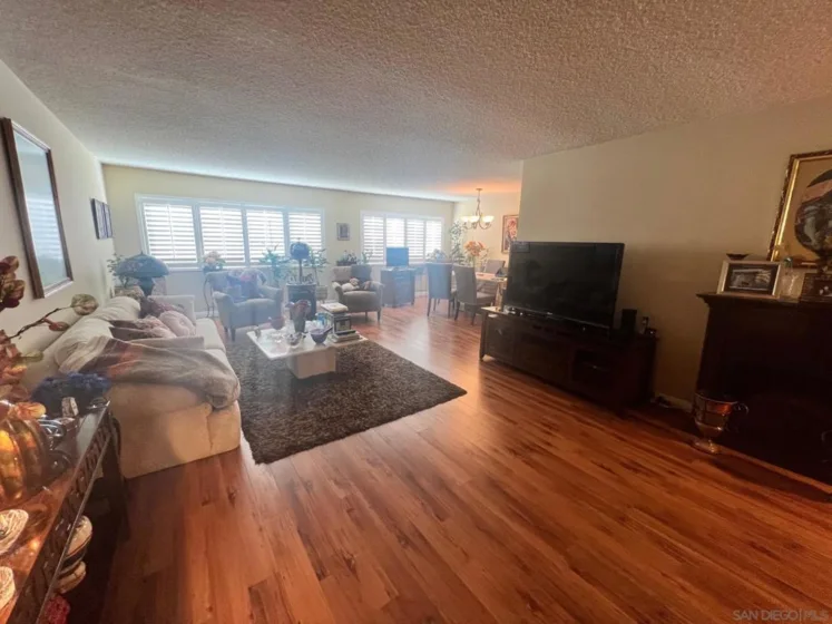 4487 Colbath Avenue #207 photo 10