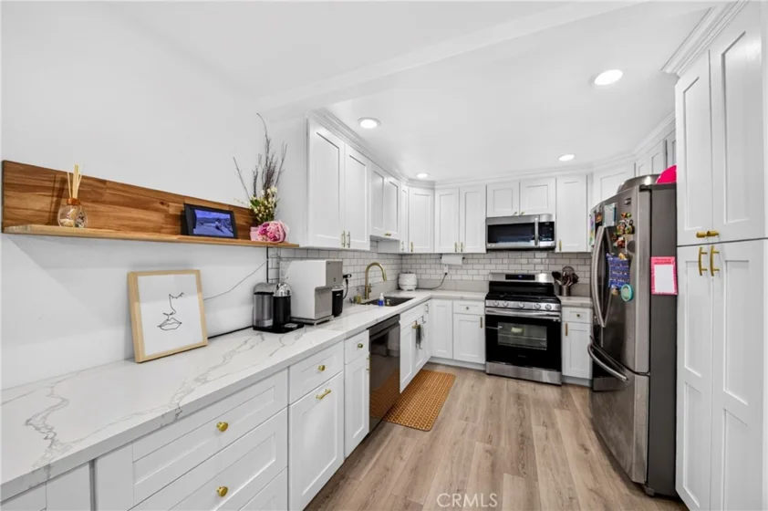 40 Candlewood photo 14