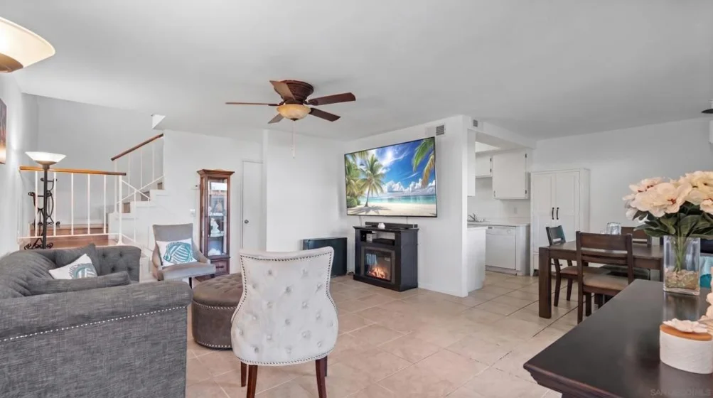 723 Paradise Cove Way photo 5