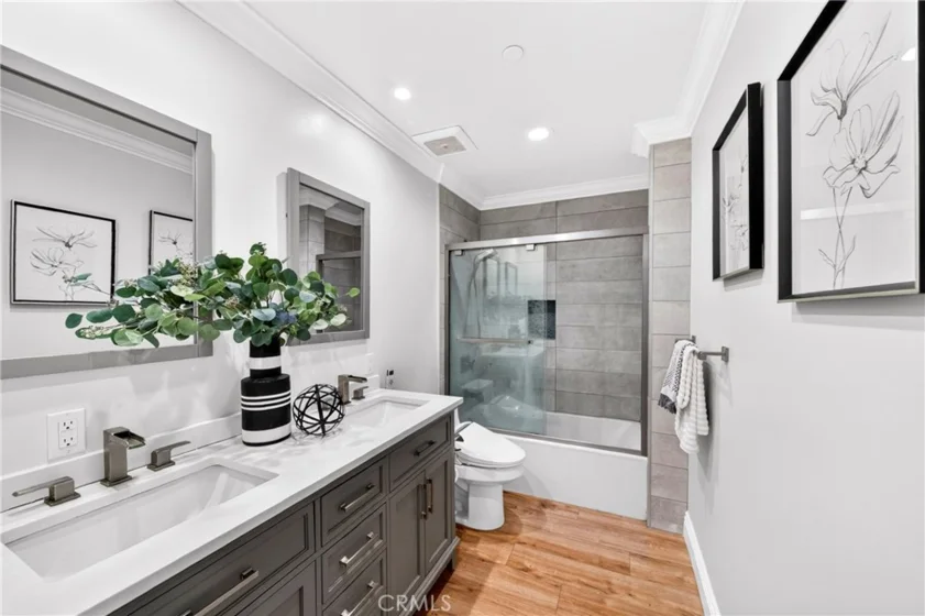 944 S Serrano Avenue #306 photo 9