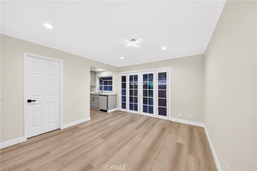 4657 Larwin photo 7